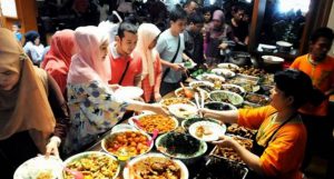 Daftar Wisata Kuliner Murah-Meriah di Bandung