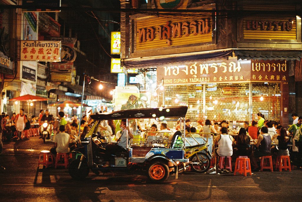 5 Spot Wisata Kuliner Menarik Bagi Backpacker di Thailand