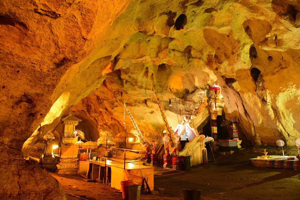 Pura-Goa-Giri-Putri Nusa Penida