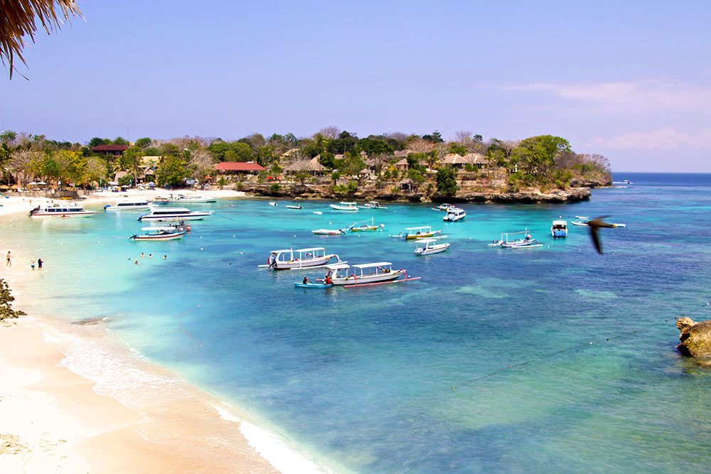 mushroom-beach-nusa-lembongan