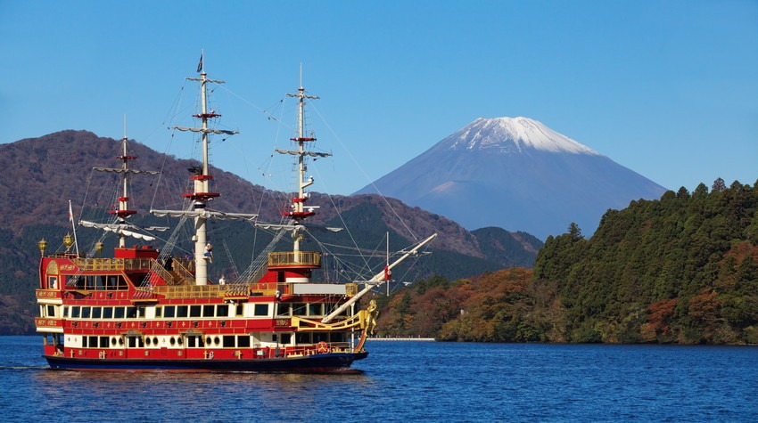 Hakone Cruise