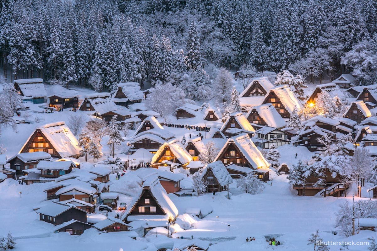 Shirakawago, tempat paling bersalju di Jepang