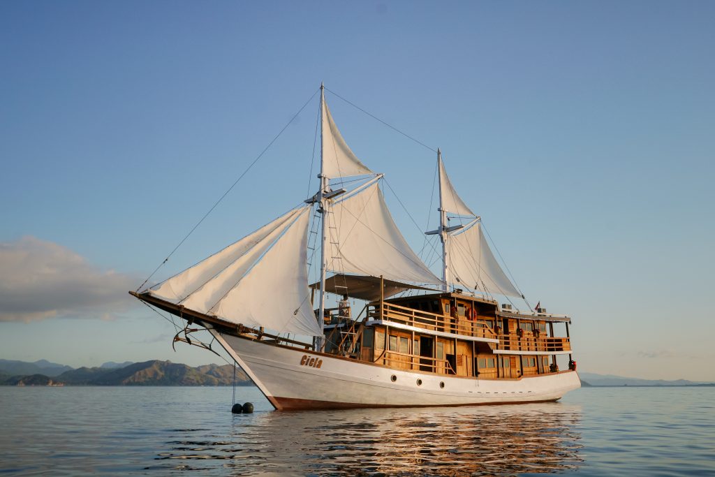 Sewa Kapal Phinisi "Ciela Liveaboard"