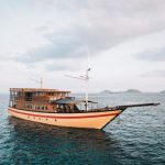 Paket Sewa Kapal Phinisi “Kanha Loka” – Explore Komodo Island with Luxurious & Spacious – Tour – Open Trip – Harga – Itinerary